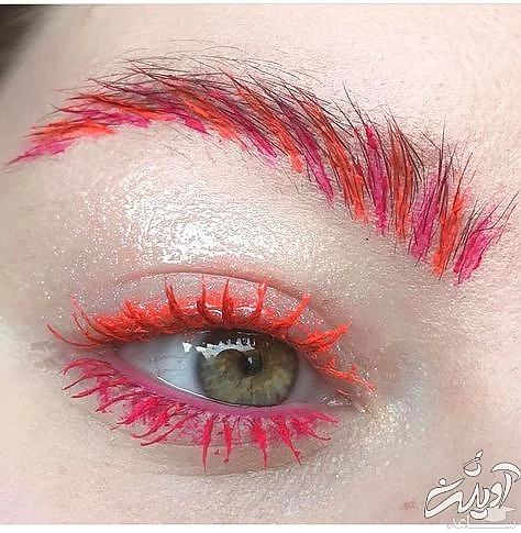 آرایش با ریمل رنگی